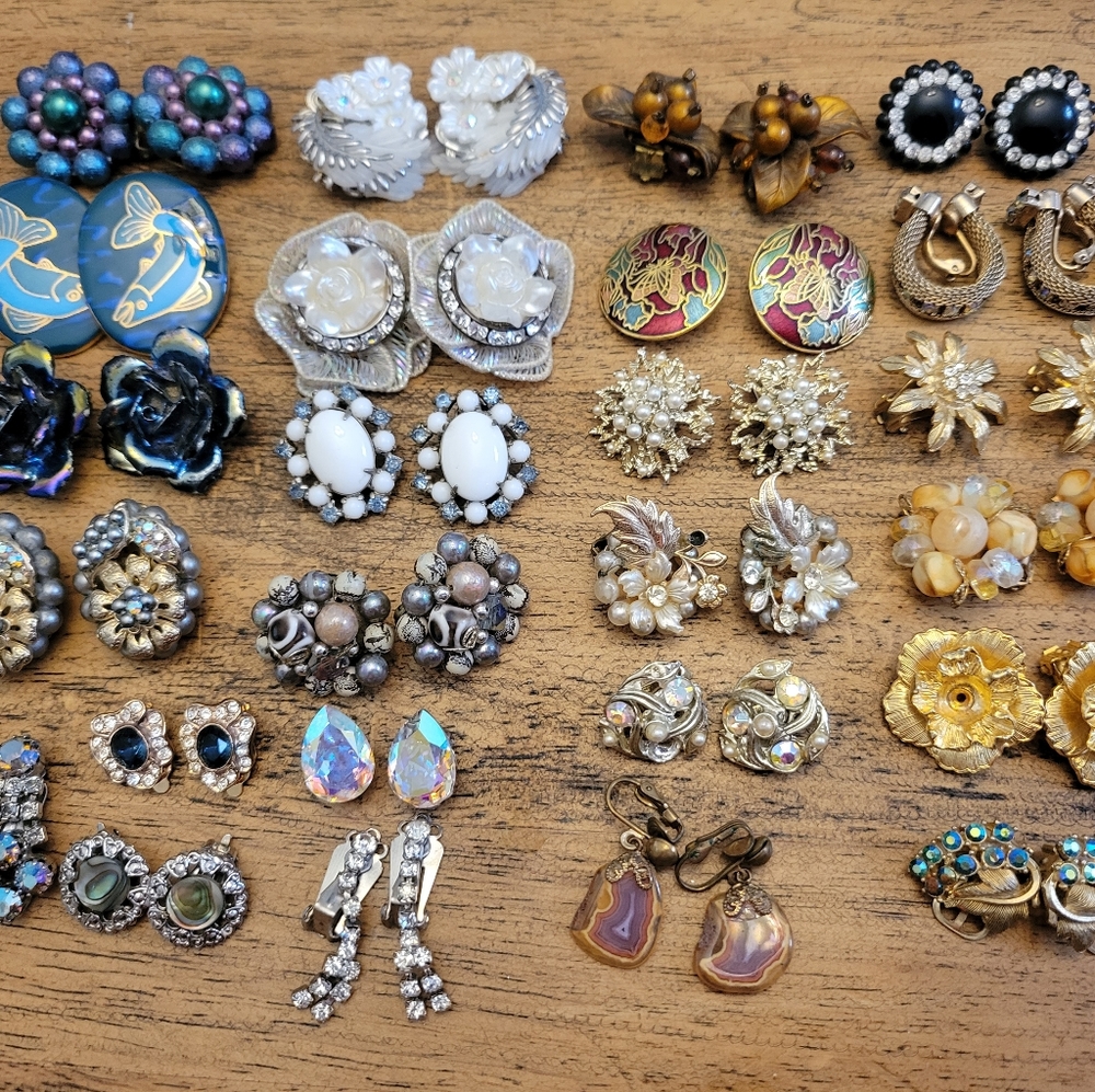 Vintage lot of 25 clip on earrings, unmarked